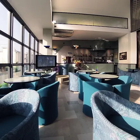 מלון Acropolis 3*