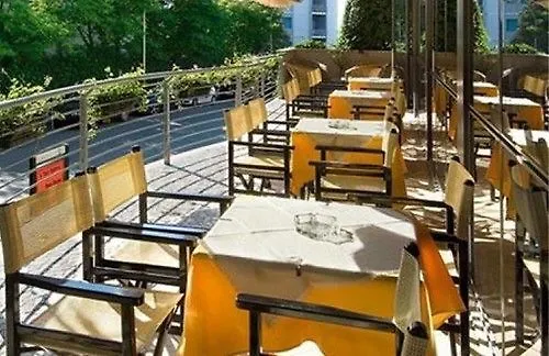 فندق Acropolis كاتوليكا